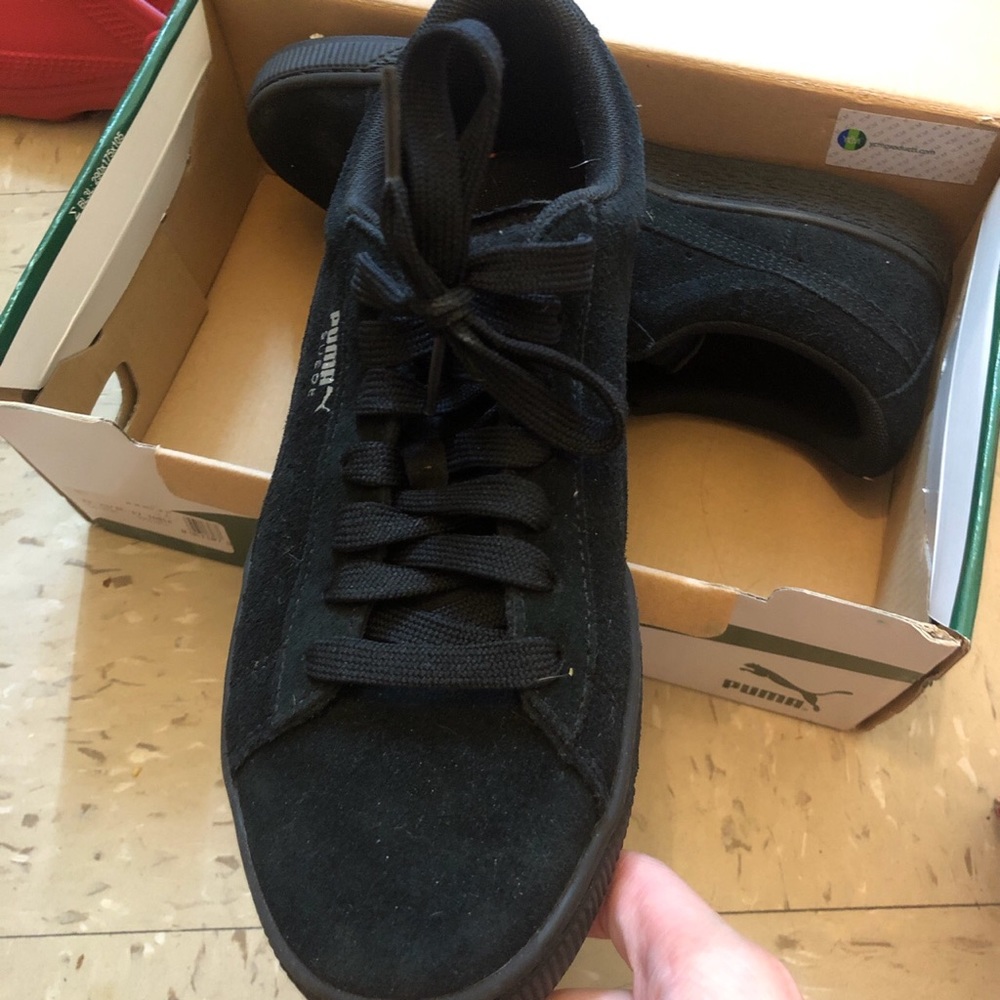 Puma shoes - Picture 2 of 4